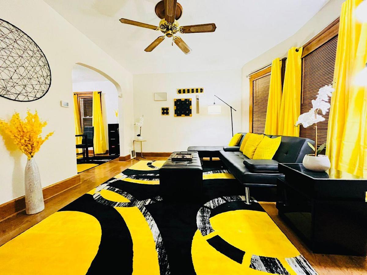 The Amber Retreat - Brooklyn Centre Comfort - Charming Space For Families, Couples & Business Travelers Near Downtown - With 300Mb Wifi, Parking & Self Check-In Cleveland Exterior foto