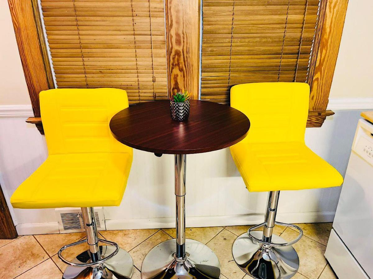 The Amber Retreat - Brooklyn Centre Comfort - Charming Space For Families, Couples & Business Travelers Near Downtown - With 300Mb Wifi, Parking & Self Check-In Cleveland Exterior foto