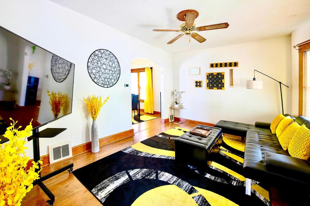 The Amber Retreat - Brooklyn Centre Comfort - Charming Space For Families, Couples & Business Travelers Near Downtown - With 300Mb Wifi, Parking & Self Check-In Cleveland Exterior foto