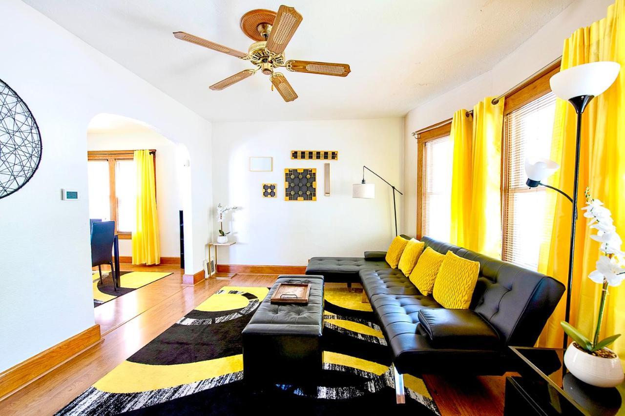 The Amber Retreat - Brooklyn Centre Comfort - Charming Space For Families, Couples & Business Travelers Near Downtown - With 300Mb Wifi, Parking & Self Check-In Cleveland Exterior foto