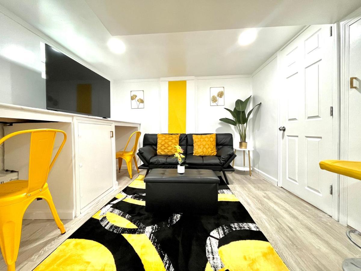 The Amber Retreat - Brooklyn Centre Comfort - Charming Space For Families, Couples & Business Travelers Near Downtown - With 300Mb Wifi, Parking & Self Check-In Cleveland Exterior foto