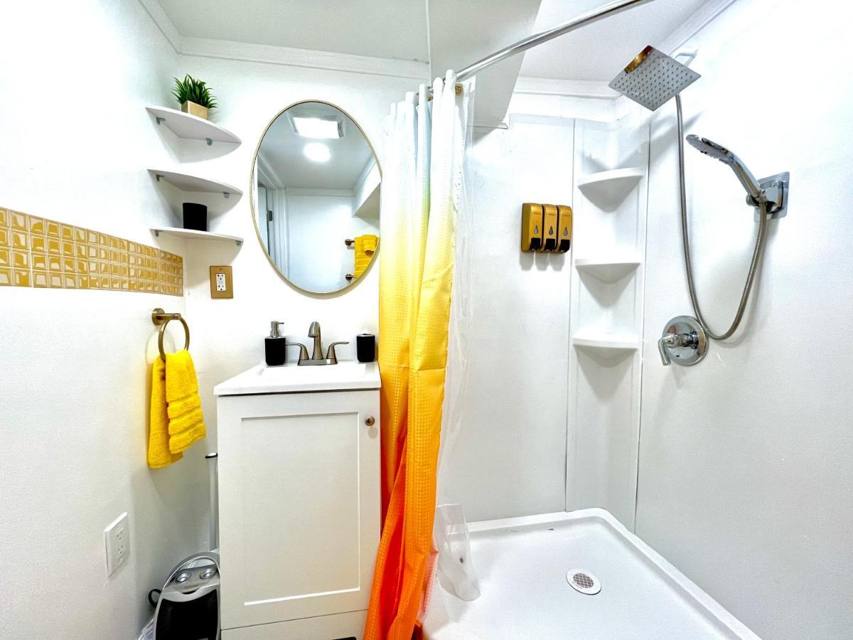 The Amber Retreat - Brooklyn Centre Comfort - Charming Space For Families, Couples & Business Travelers Near Downtown - With 300Mb Wifi, Parking & Self Check-In Cleveland Exterior foto