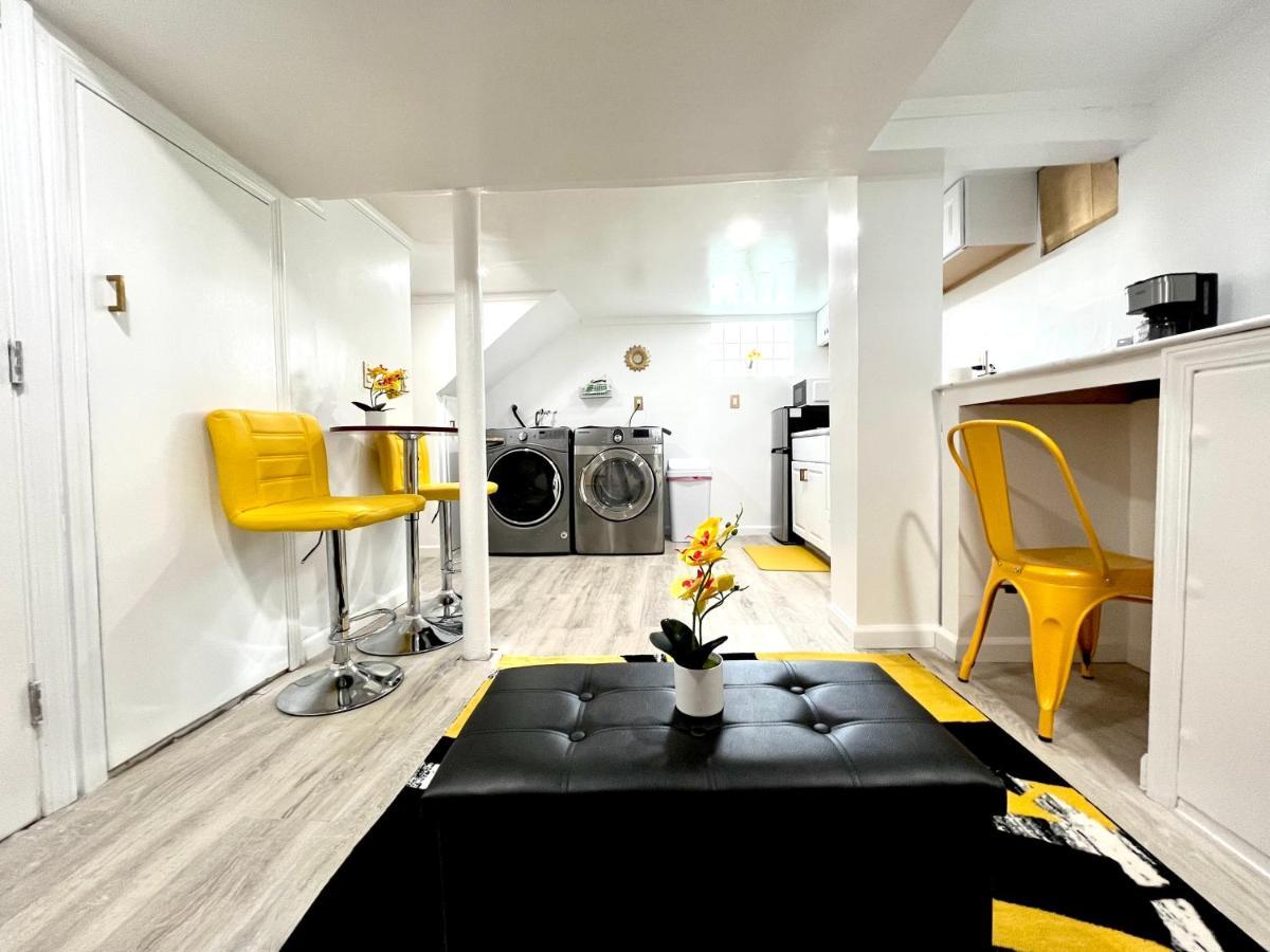 The Amber Retreat - Brooklyn Centre Comfort - Charming Space For Families, Couples & Business Travelers Near Downtown - With 300Mb Wifi, Parking & Self Check-In Cleveland Exterior foto