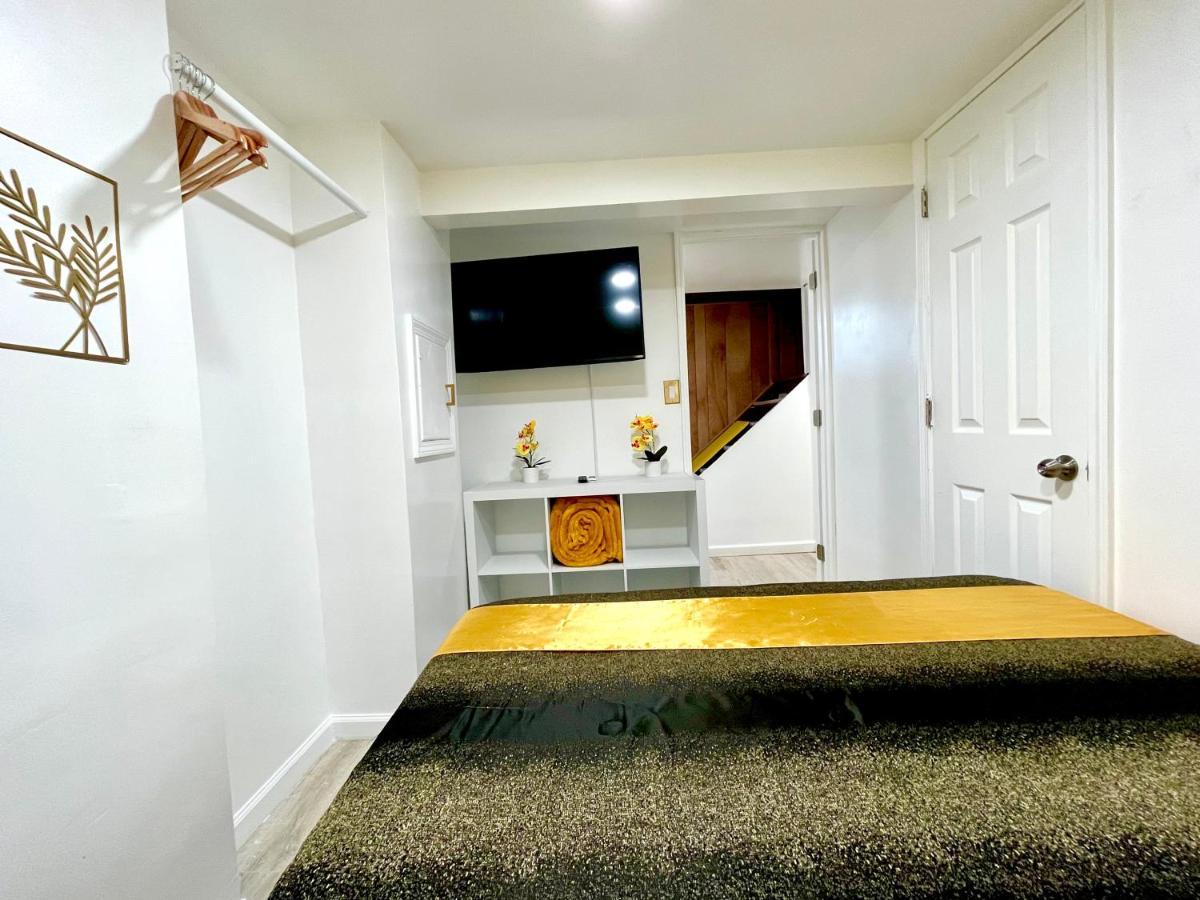 The Amber Retreat - Brooklyn Centre Comfort - Charming Space For Families, Couples & Business Travelers Near Downtown - With 300Mb Wifi, Parking & Self Check-In Cleveland Exterior foto