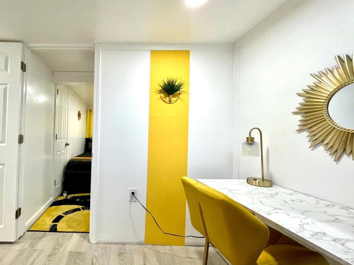 The Amber Retreat - Brooklyn Centre Comfort - Charming Space For Families, Couples & Business Travelers Near Downtown - With 300Mb Wifi, Parking & Self Check-In Cleveland Exterior foto