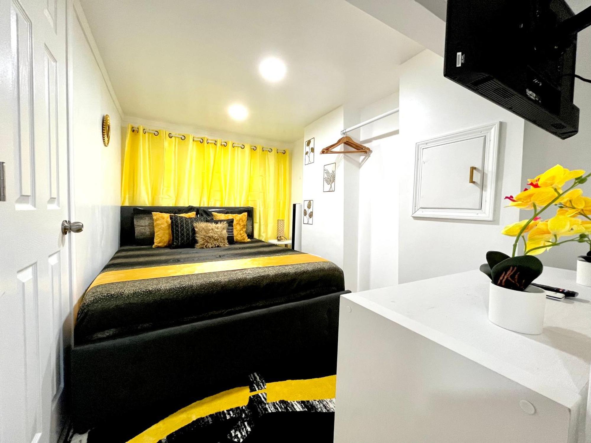 The Amber Retreat - Brooklyn Centre Comfort - Charming Space For Families, Couples & Business Travelers Near Downtown - With 300Mb Wifi, Parking & Self Check-In Cleveland Exterior foto